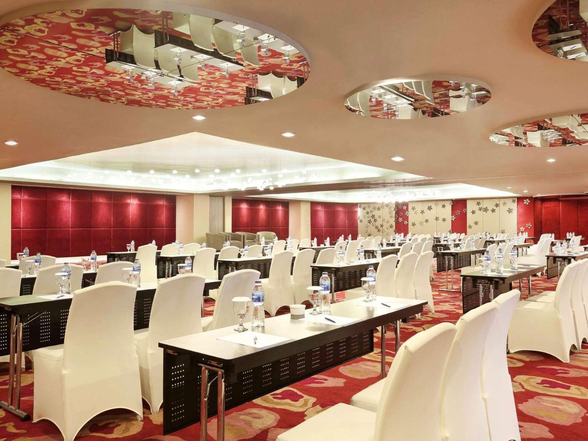 Novotel Jakarta Gajah Mada מראה חיצוני תמונה