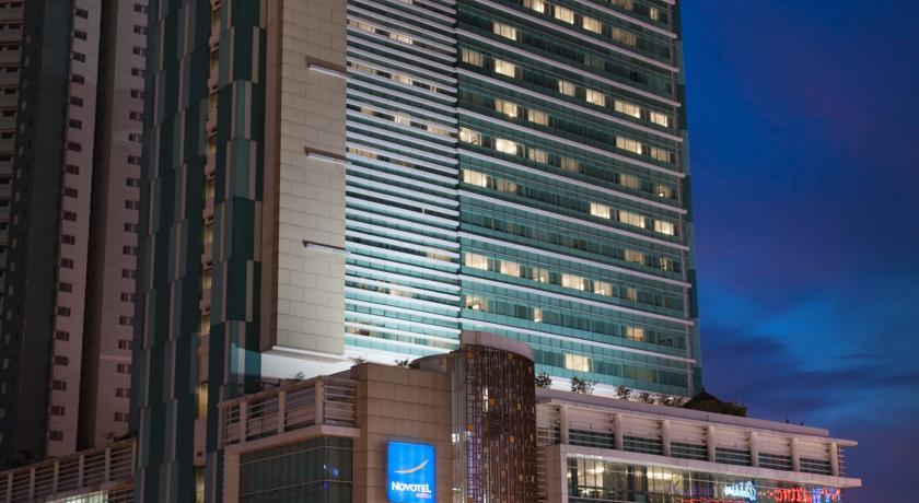 Novotel Jakarta Gajah Mada מראה חיצוני תמונה