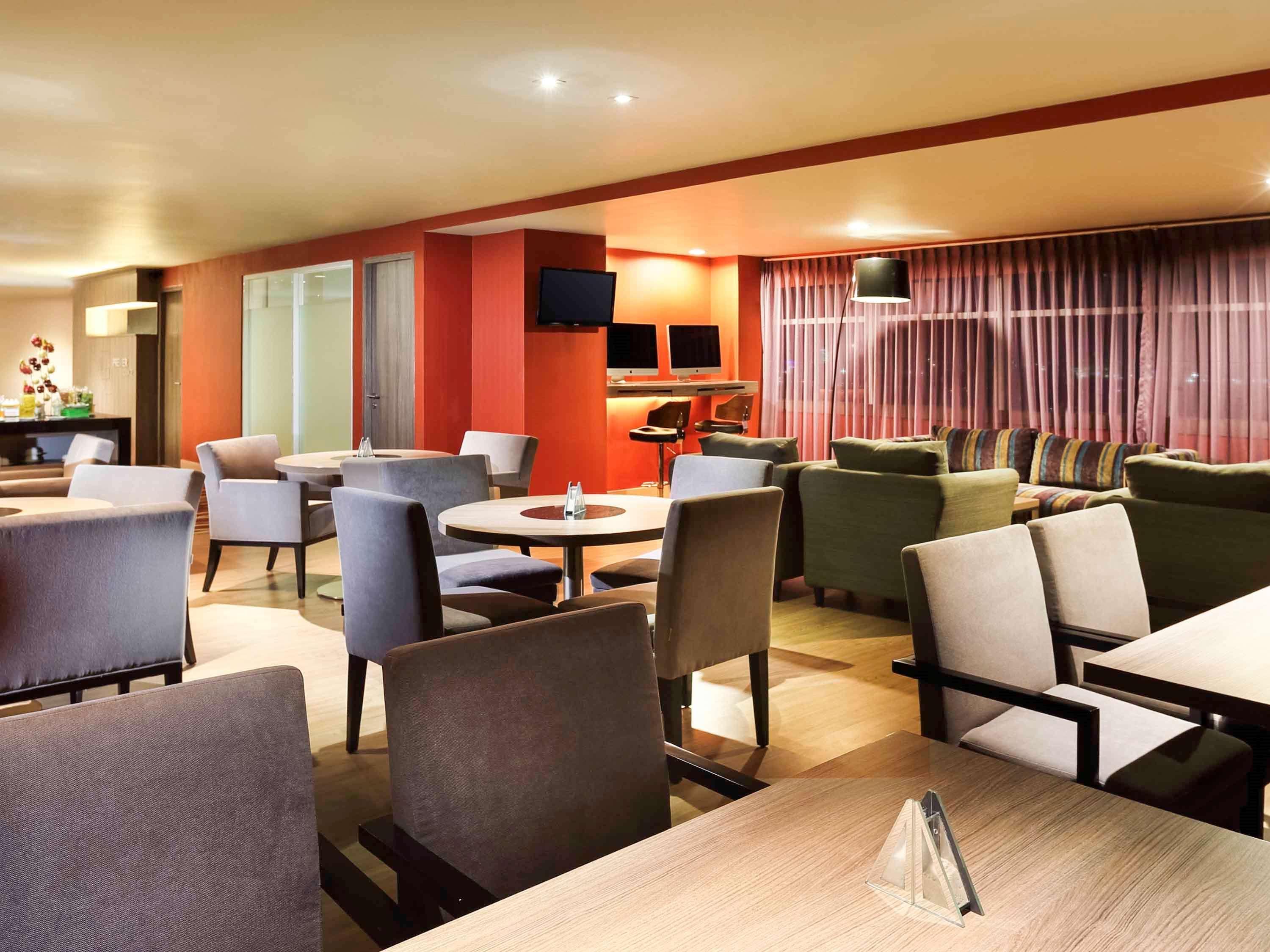 Novotel Jakarta Gajah Mada מראה חיצוני תמונה
