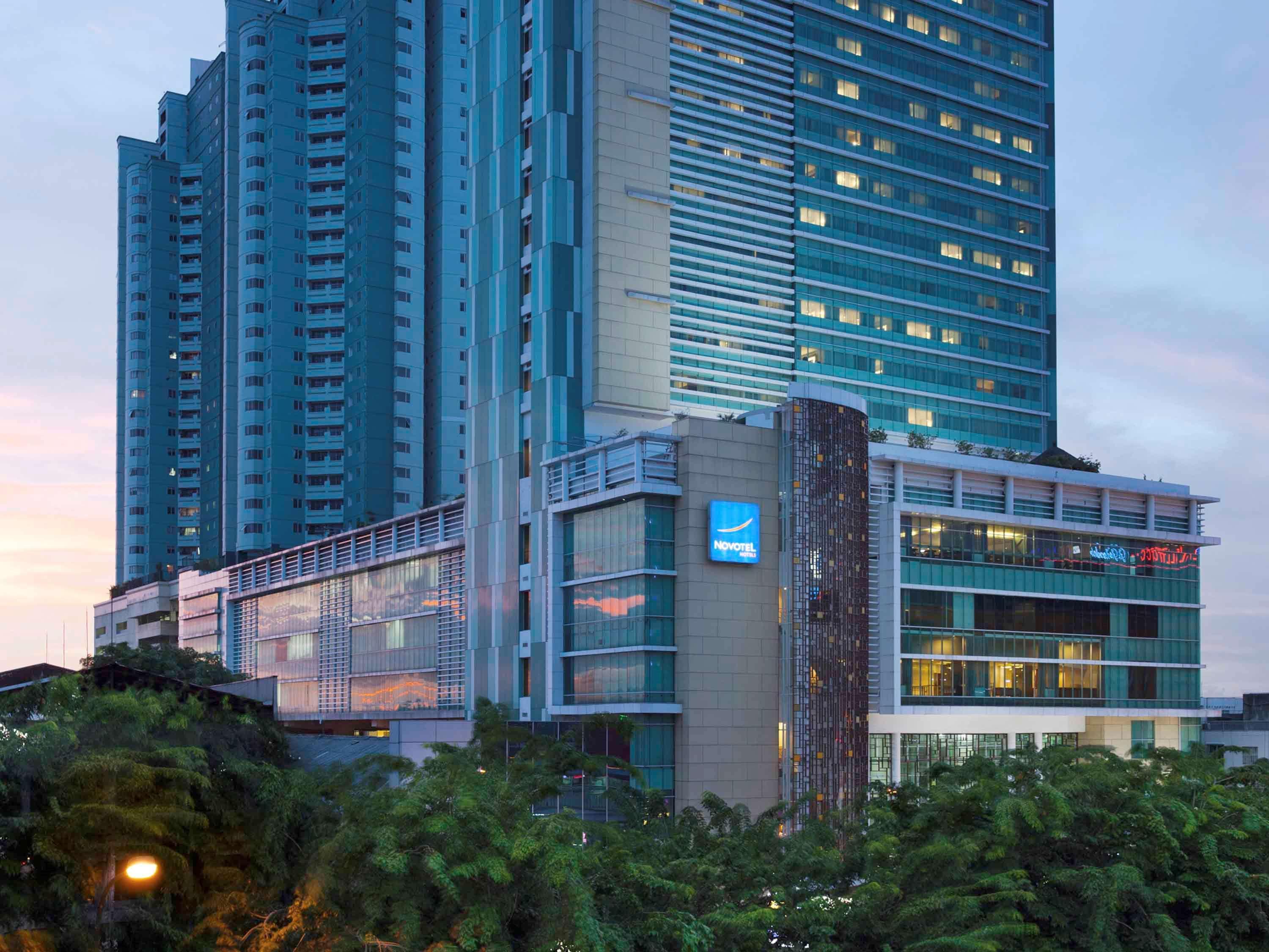 Novotel Jakarta Gajah Mada מראה חיצוני תמונה