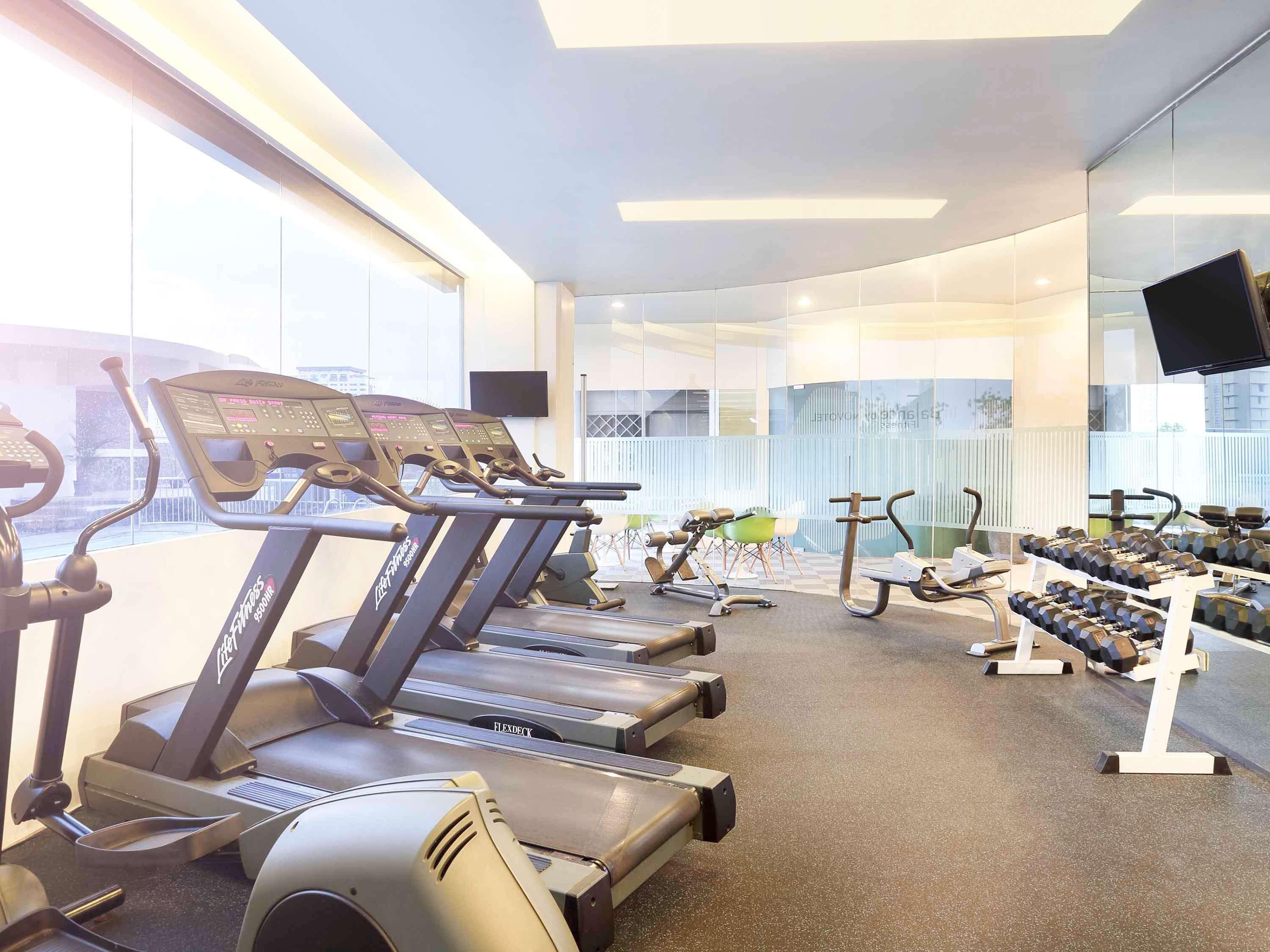 Novotel Jakarta Gajah Mada מראה חיצוני תמונה