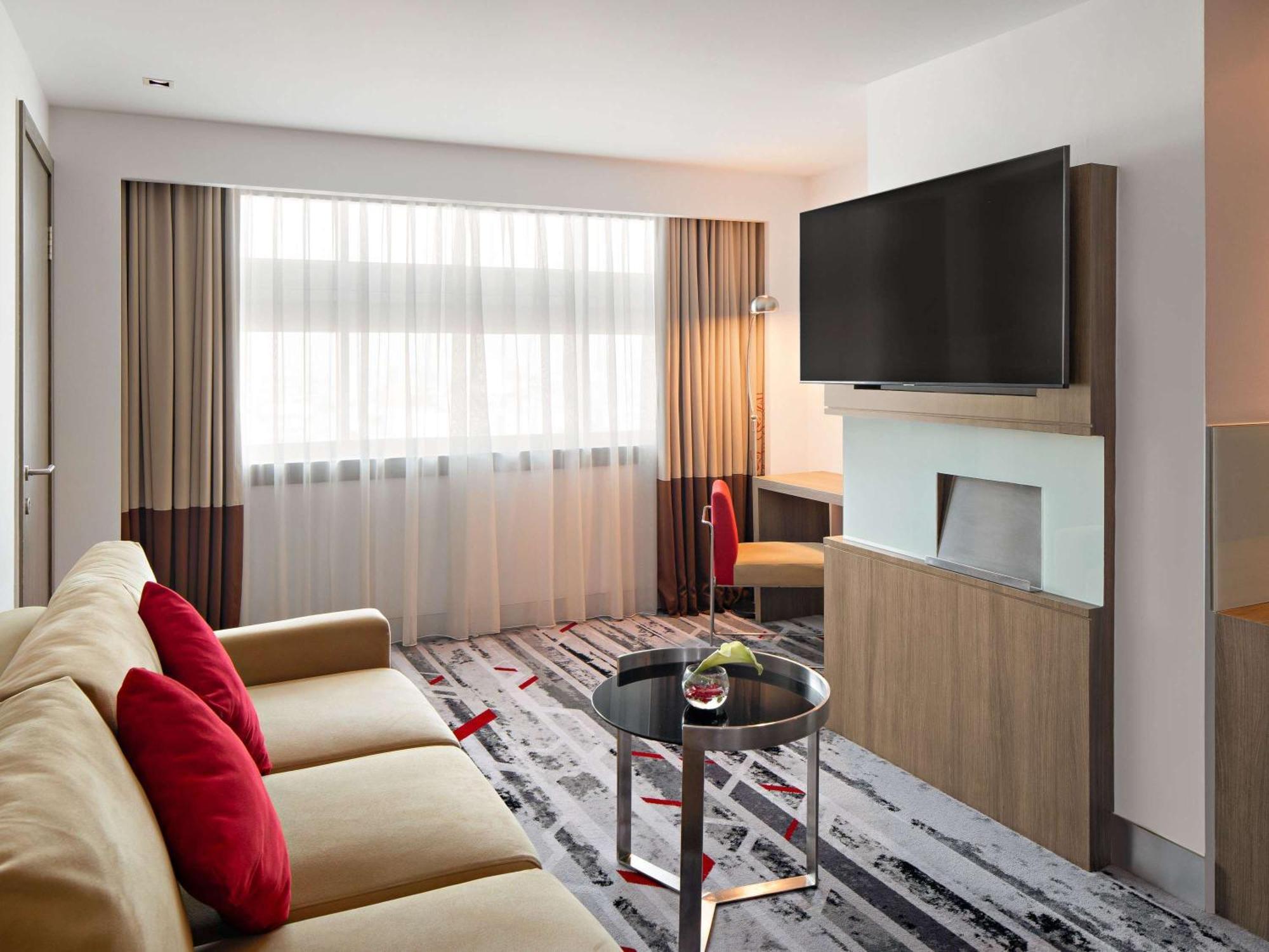 Novotel Jakarta Gajah Mada מראה חיצוני תמונה