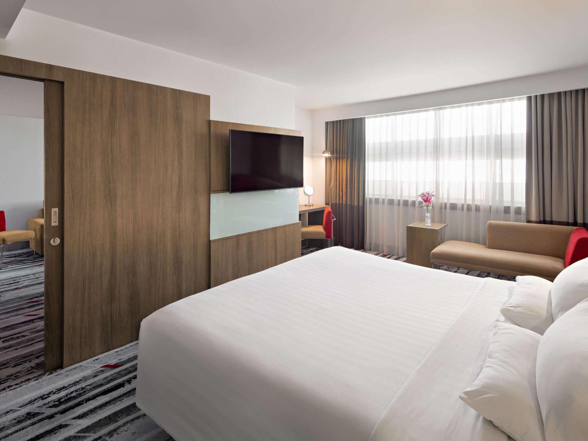 Novotel Jakarta Gajah Mada מראה חיצוני תמונה