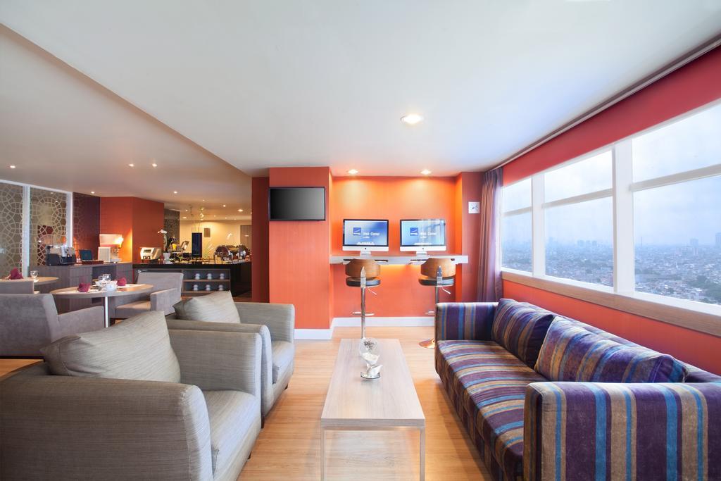 Novotel Jakarta Gajah Mada מראה חיצוני תמונה