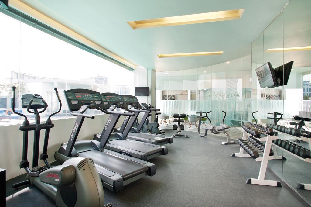 Novotel Jakarta Gajah Mada מראה חיצוני תמונה