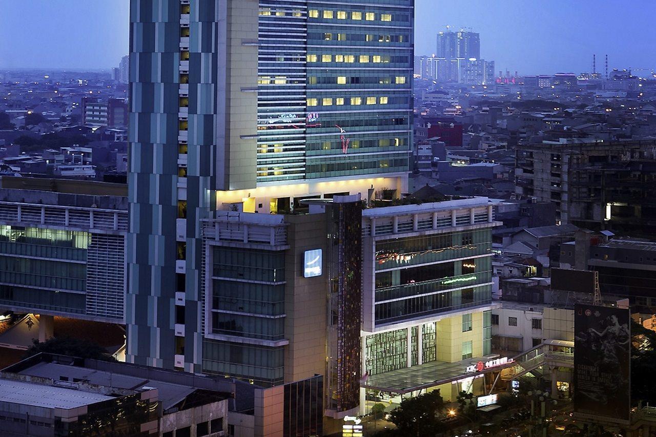 Novotel Jakarta Gajah Mada מראה חיצוני תמונה