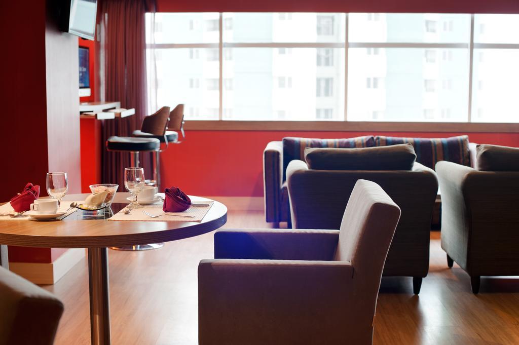 Novotel Jakarta Gajah Mada מראה חיצוני תמונה