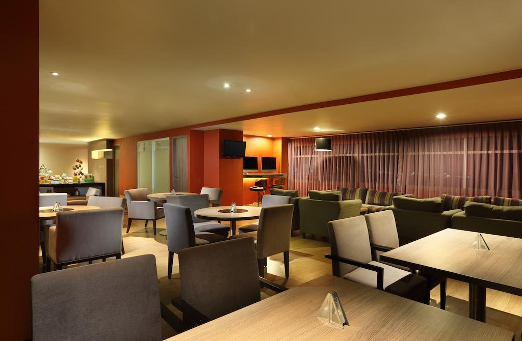 Novotel Jakarta Gajah Mada מראה חיצוני תמונה