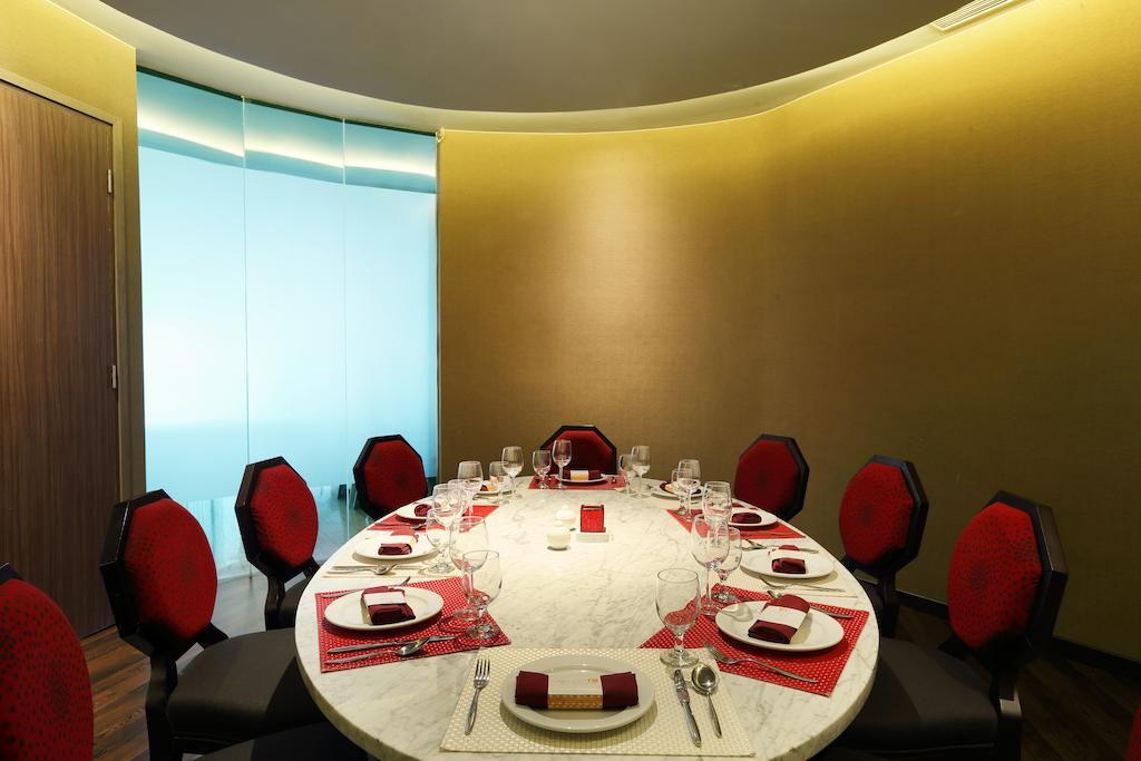 Novotel Jakarta Gajah Mada מראה חיצוני תמונה