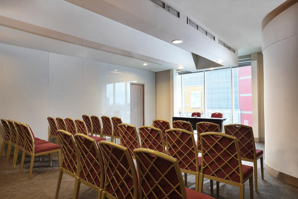 Novotel Jakarta Gajah Mada מראה חיצוני תמונה