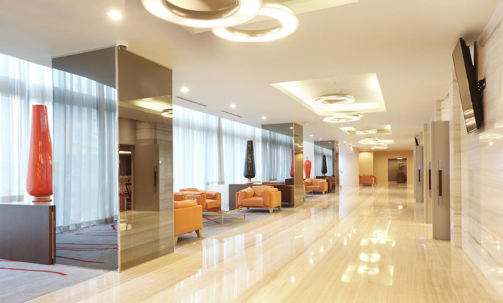 Novotel Jakarta Gajah Mada מראה חיצוני תמונה