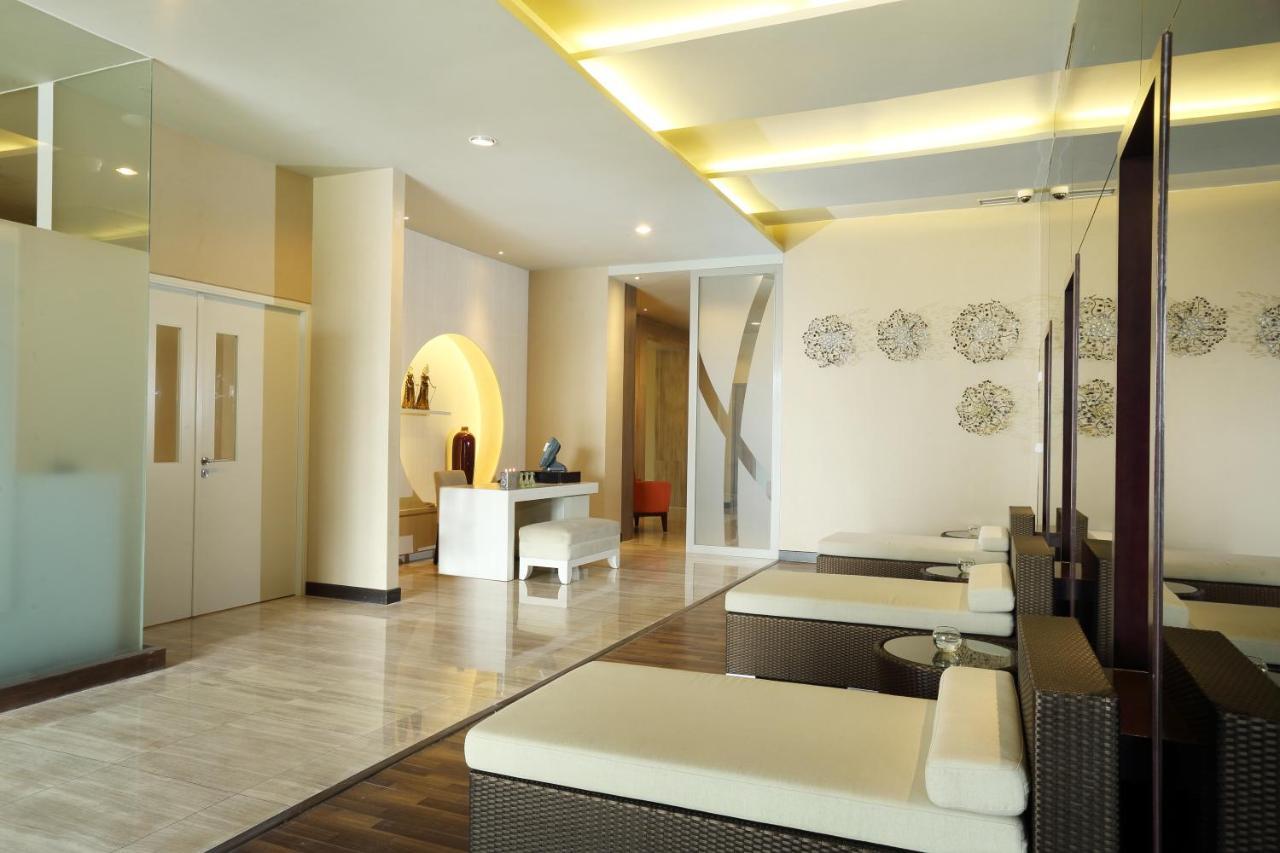 Novotel Jakarta Gajah Mada מראה חיצוני תמונה